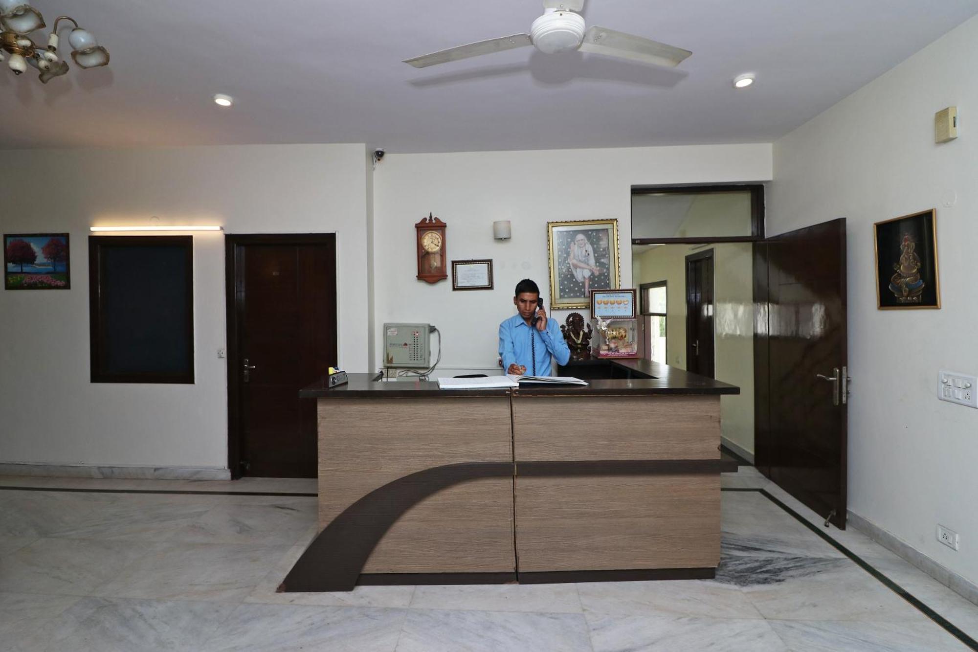Hotel O Aravali Residency Ґурґаон Екстер'єр фото