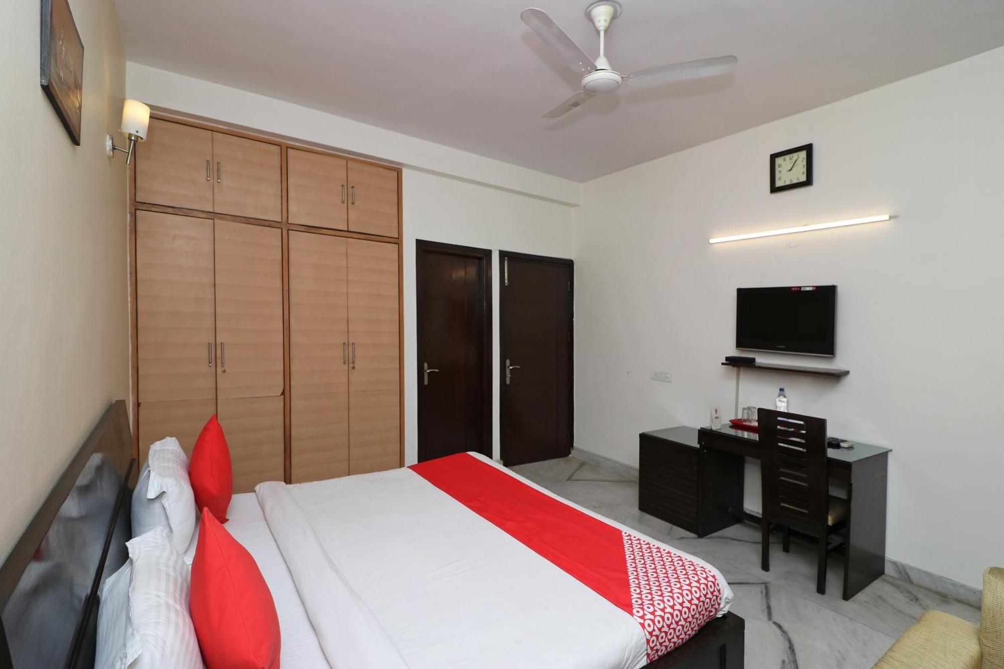 Hotel O Aravali Residency Ґурґаон Екстер'єр фото